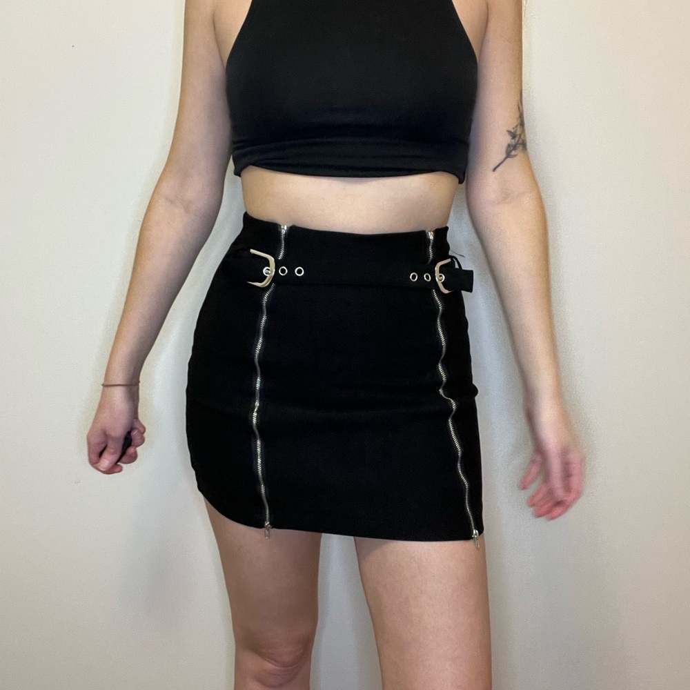 Stretchy edgy skirt!